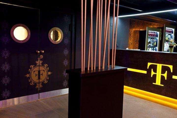 Hotel U Cerneho Orla Kostelec nad Cernymi Lesy Экстерьер фото
