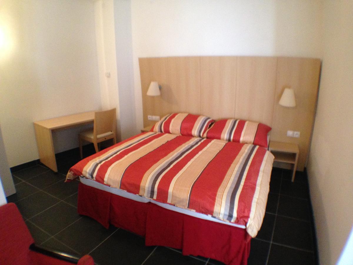 Hotel U Cerneho Orla Kostelec nad Cernymi Lesy Экстерьер фото