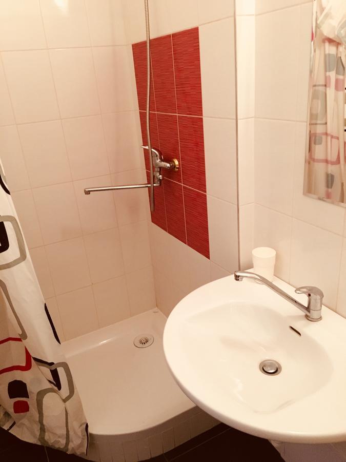 Hotel U Cerneho Orla Kostelec nad Cernymi Lesy Экстерьер фото